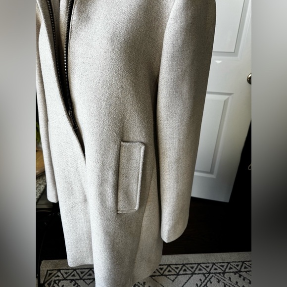 MANGO mixed blend coat.Size Medium.
Color light beige. - Picture 10 of 16